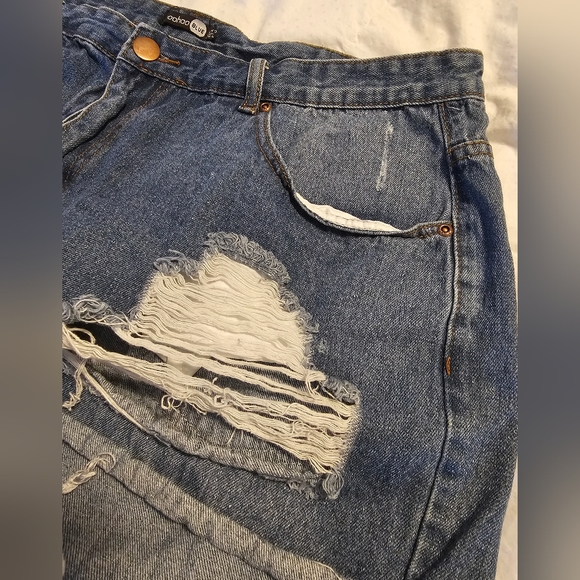 BooHoo Denim Shorts - Size US16 - Picture 6 of 7